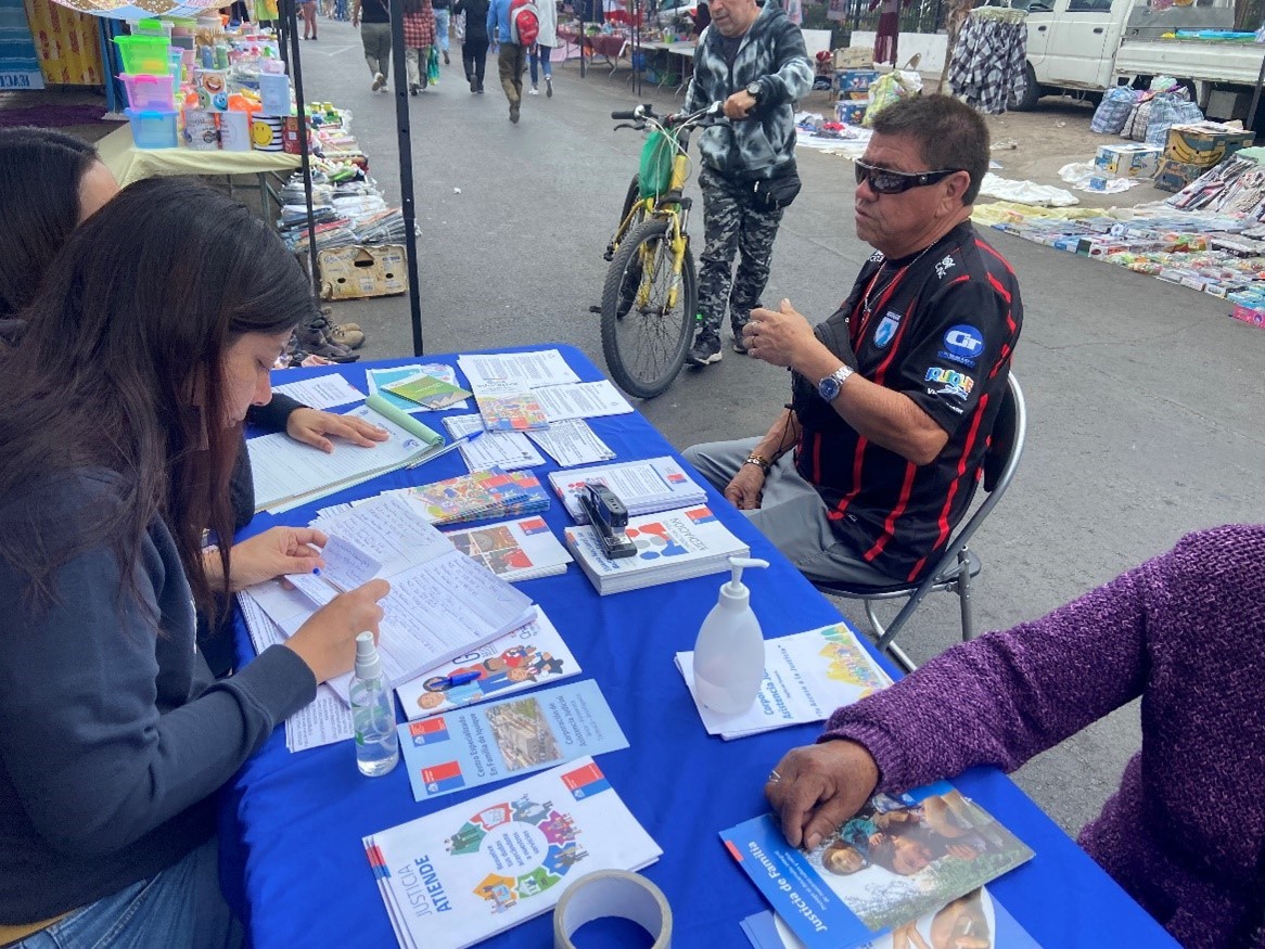 Centro de Familia de Iquique brindó atención en Feria Itinerante de la ciudad