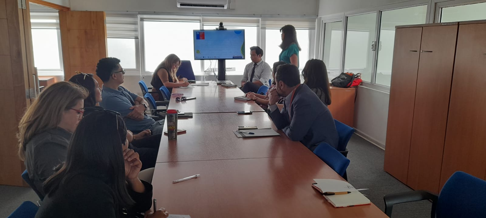 Abogada de Migración de la Región de Arica y Parinacota realiza charla a subcomisión de Atención de Víctimas