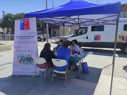 Unidad de Migración de Tarapacá participa en Plaza Ciudadana en Pozo Almonte